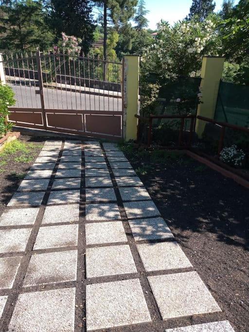 Loft Sotto Il Vulcano, Con Posto Auto Privato Zafferana Etnea Exterior foto